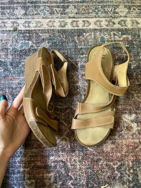 🩴Clarks wedge sandals🩴